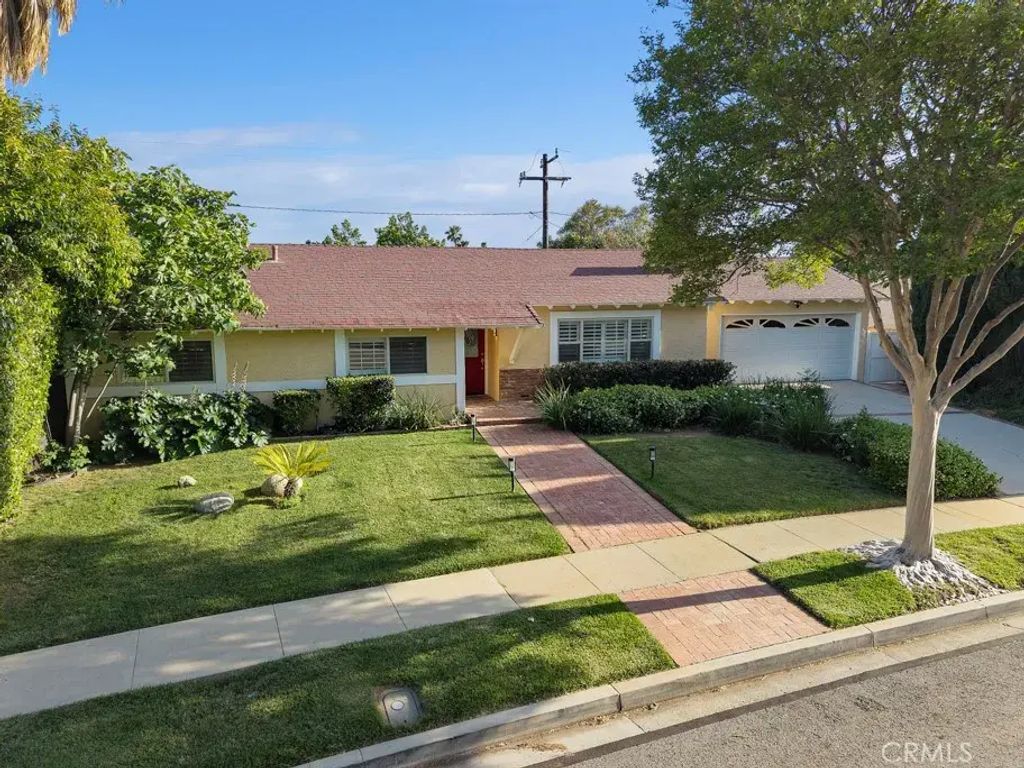 4688 Fort Davis, Simi Valley