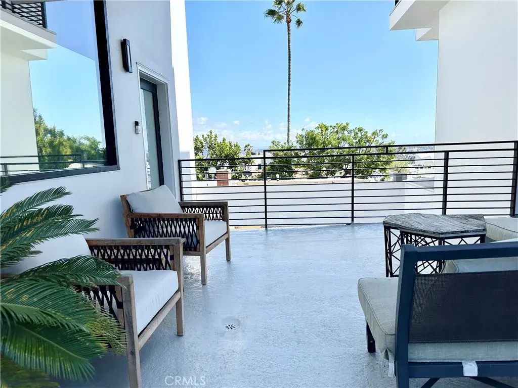 1223 Larrabee Street 5, West Hollywood