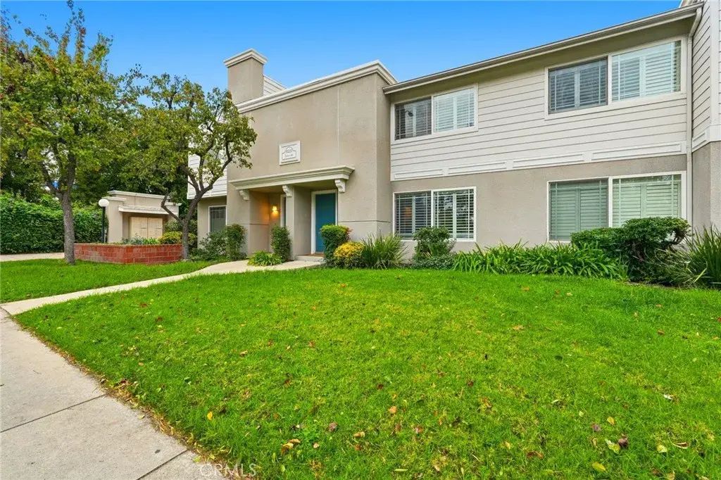 10220 Zelzah 4, Northridge