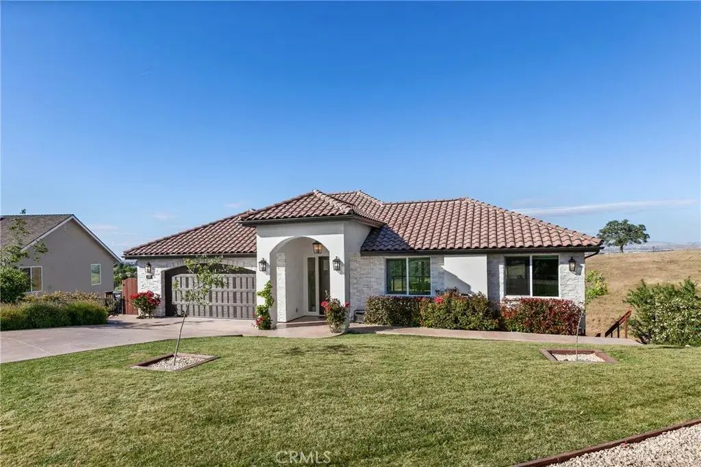 1232 Kapareil, Paso Robles