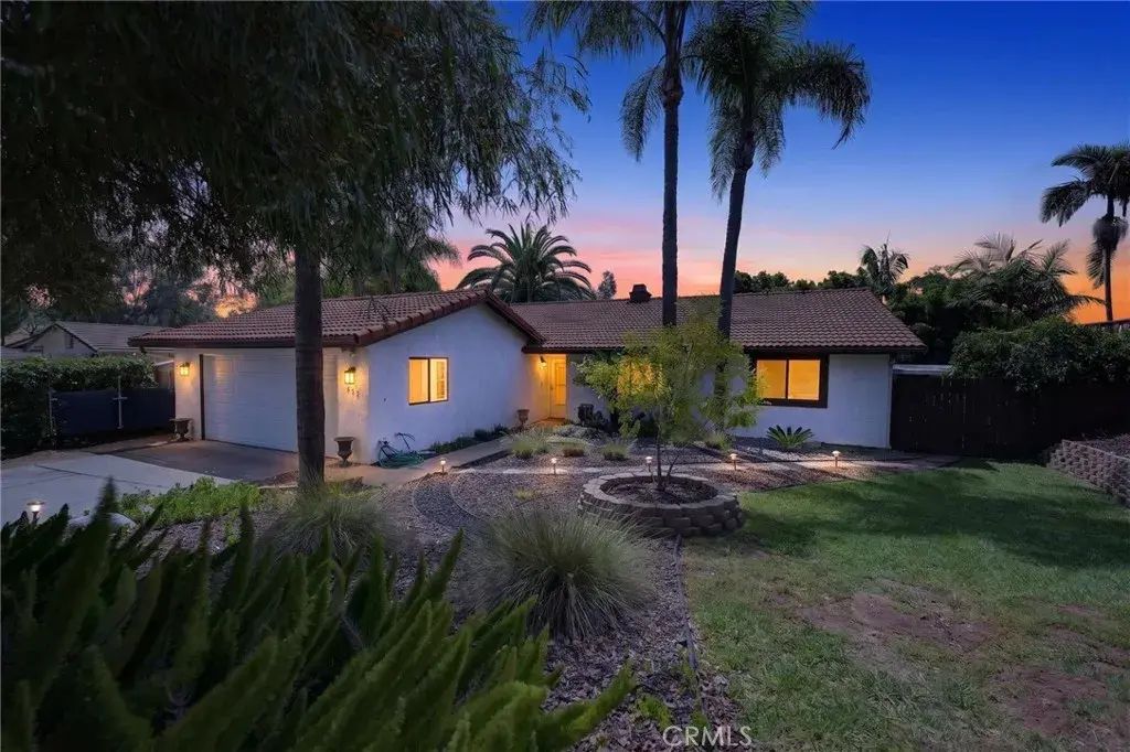 955 La Rue Avenue, Fallbrook