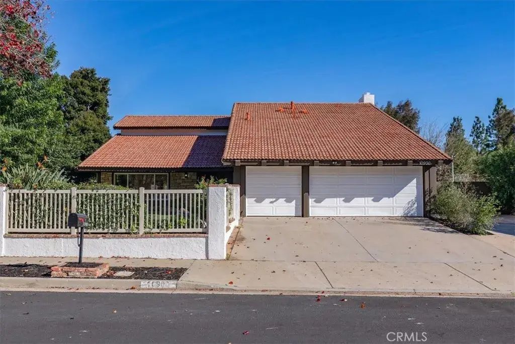 10900 Remmet Avenue, Chatsworth