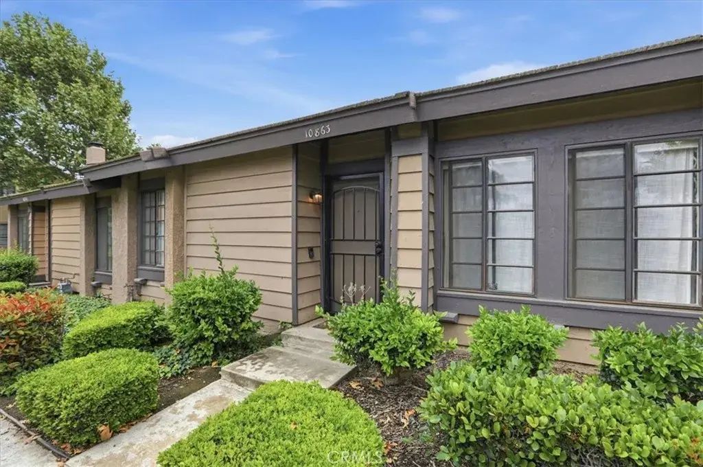 10863 Loro Verde, Loma Linda