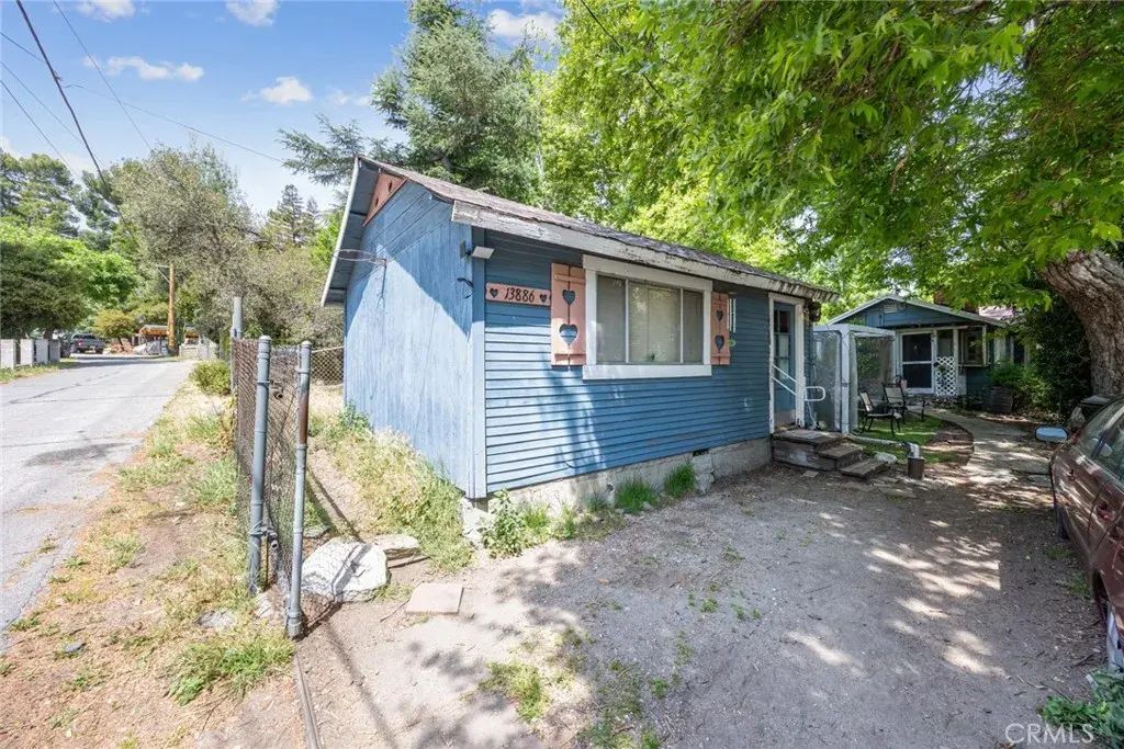13886 Hazel Drive, Lytle Creek