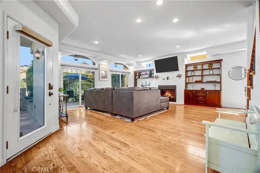 179 Pomona, Long Beach