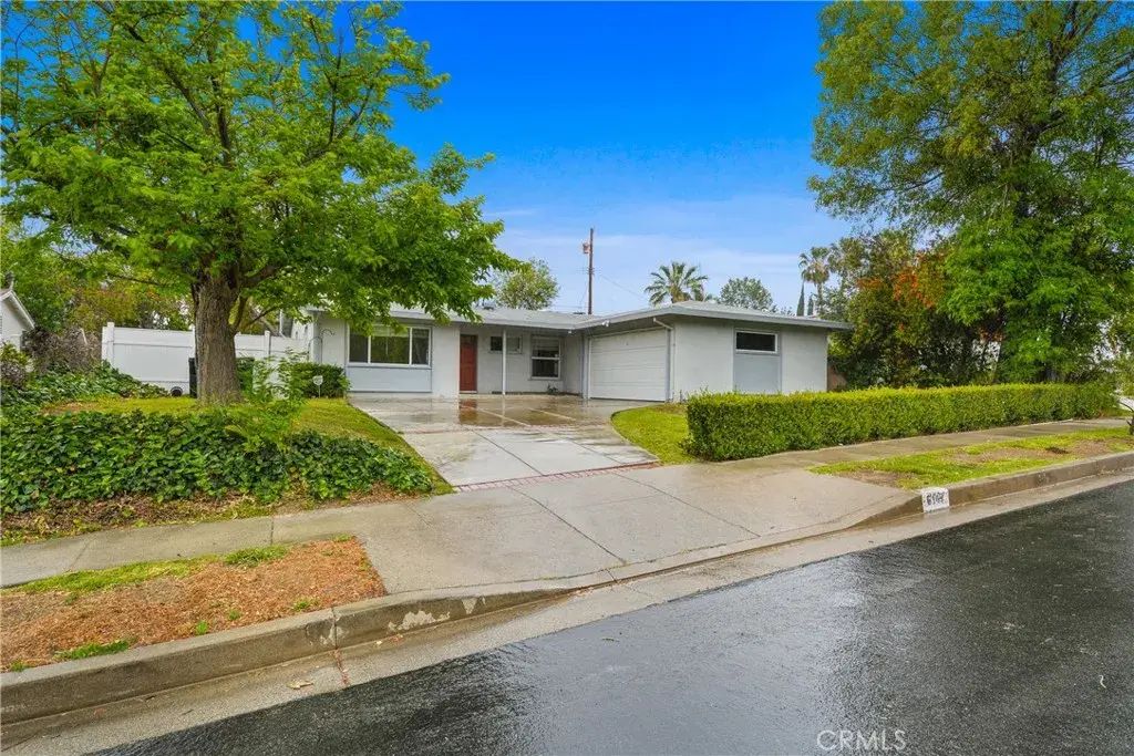 6149 Dalecrest, Woodland Hills