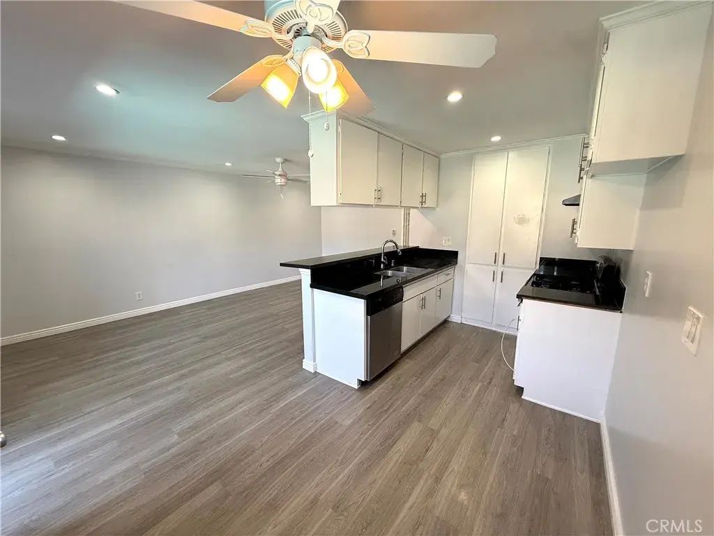 16111 Prairie Avenue 107, Lawndale