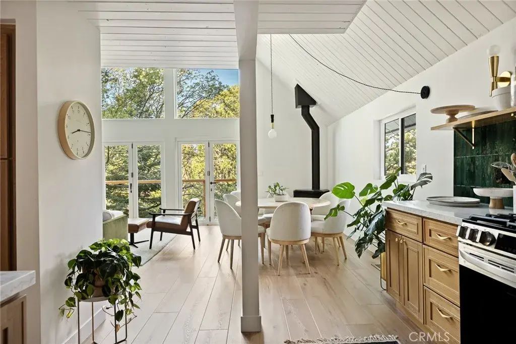 209 Massive, Lake Arrowhead