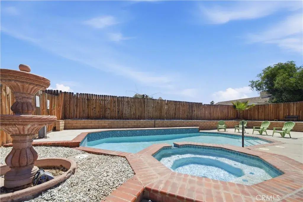 14211 La Mirada St, Victorville