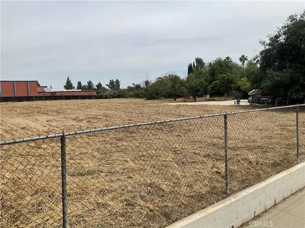 1760 S Towne, Pomona