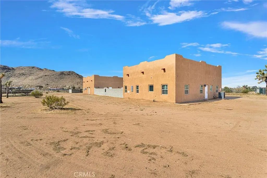 15835 Sloan, Apple Valley