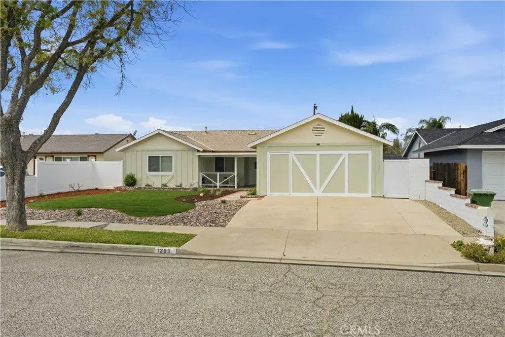 1385 Currant Avenue, Simi Valley