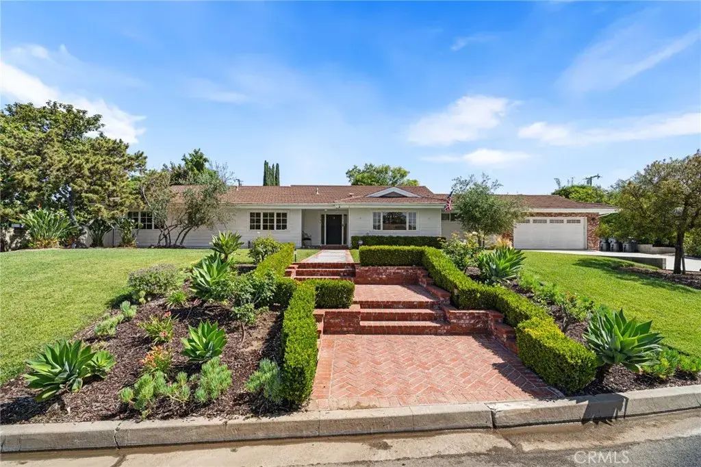 1191 Saint Vincent Place, North Tustin