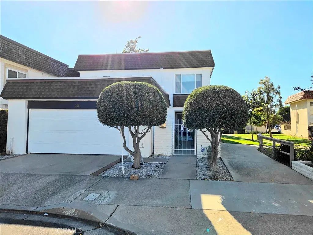 20 Senisa, Irvine