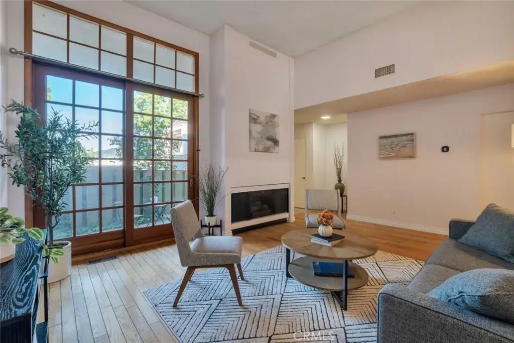 4173 W Sarah Street 8, Burbank