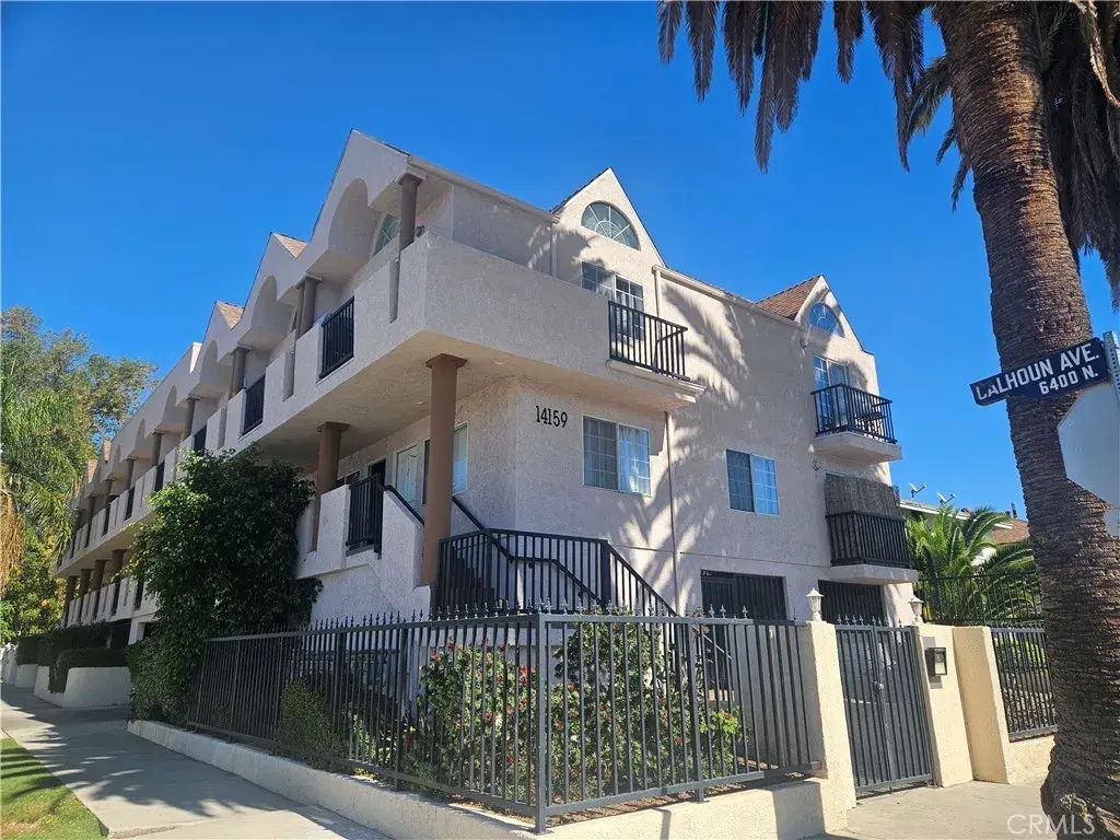 14159 Gilmore 9, Van Nuys