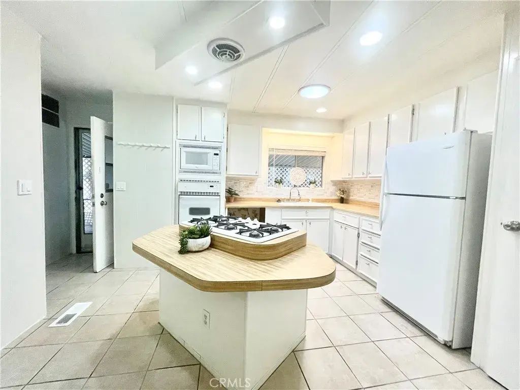 4040 Piedmont 356, Highland