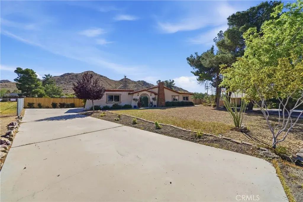 15951 Saint Timothy, Apple Valley