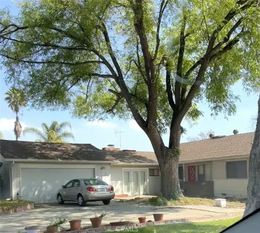 6884 Arbor, Riverside