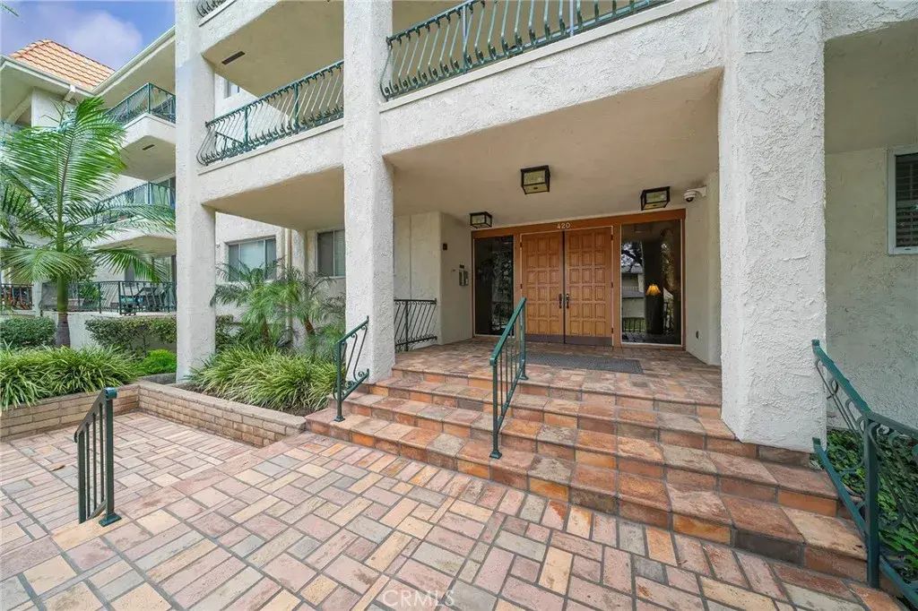 420 S Madison Avenue 205, Pasadena