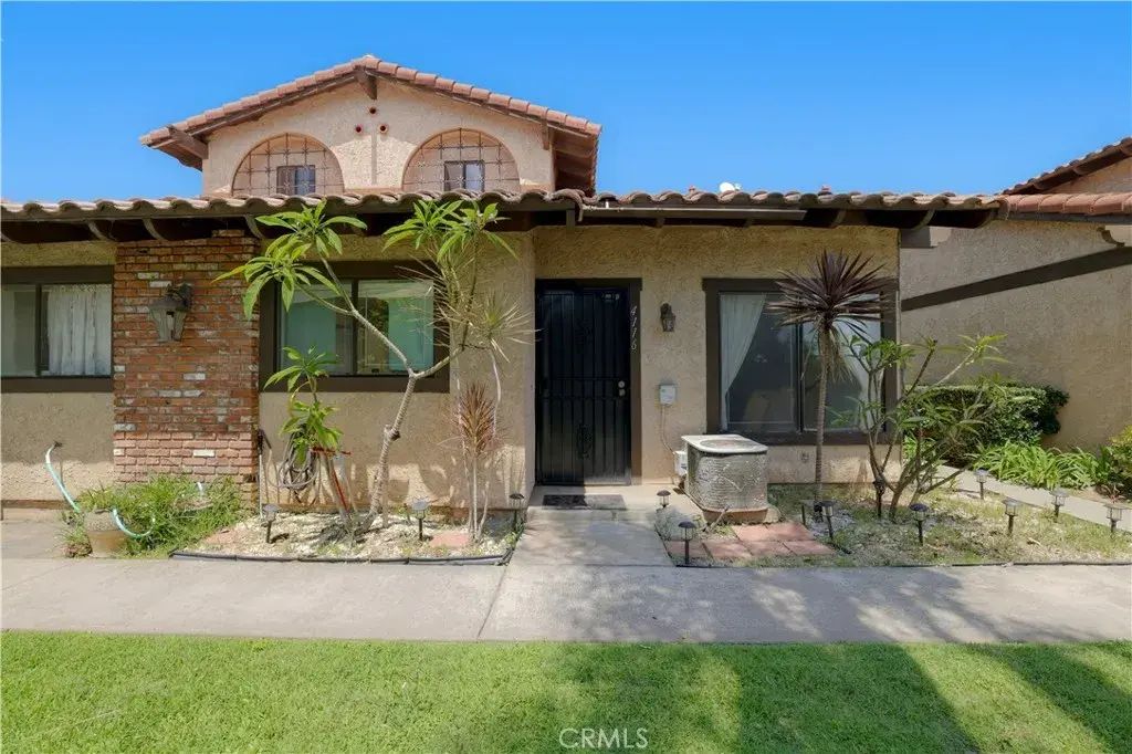 4116 Rosemead 22, Pico Rivera
