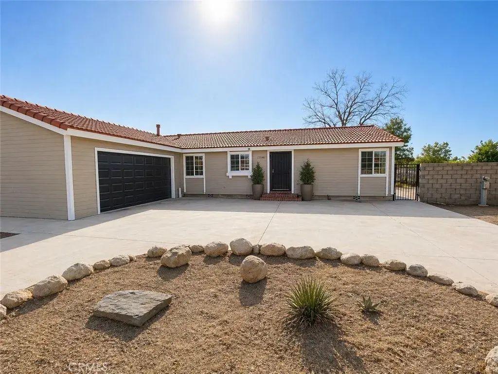 12546 Navajo, Apple Valley