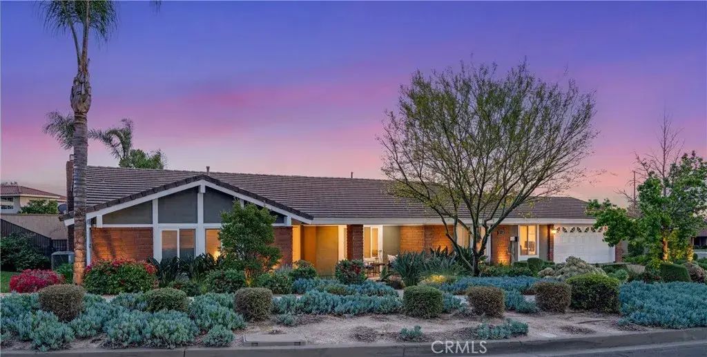 2120 Capuchin Way, Claremont