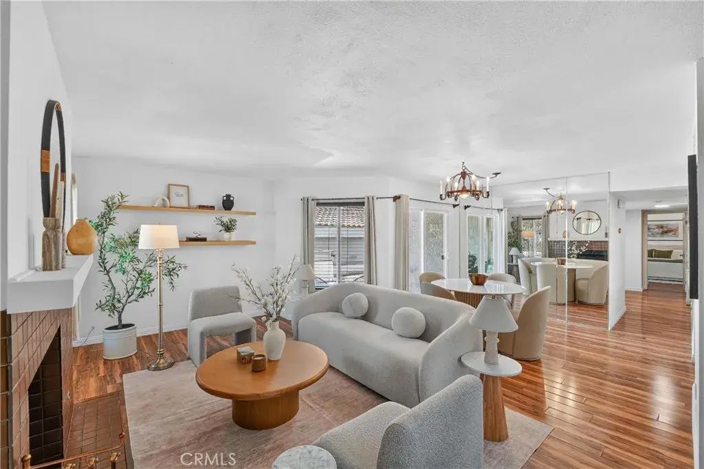 69 Brownfield, Pomona