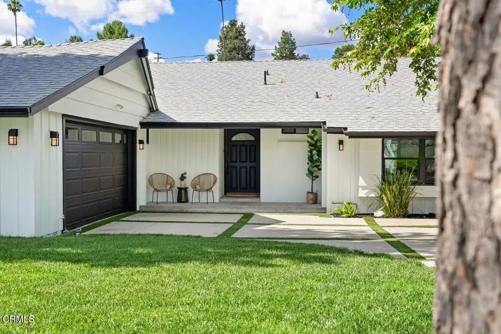 5647 Ramara Avenue, Woodland Hills