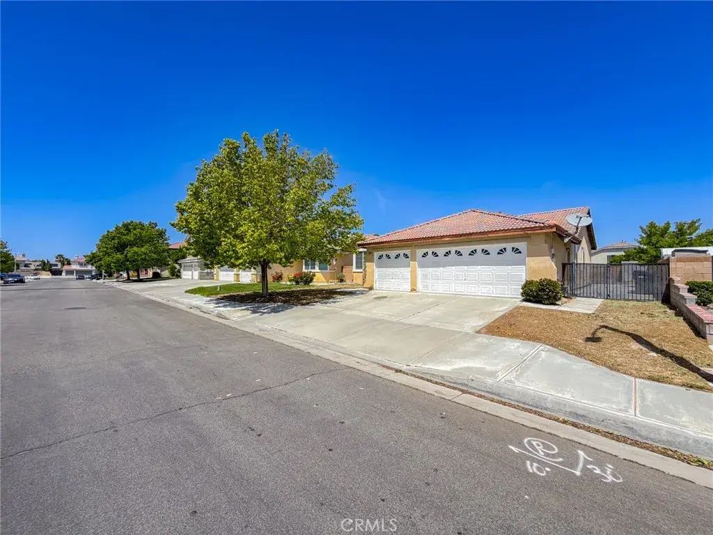 4557 W Avenue J5, Lancaster