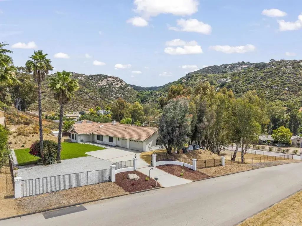 25945 Forest Drive, Escondido