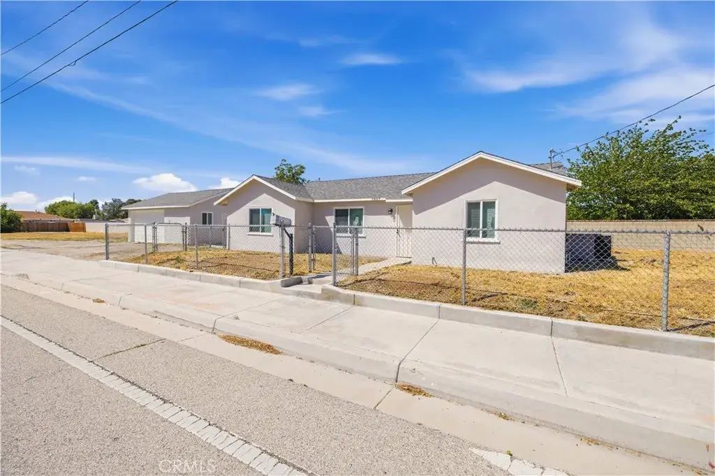 1807 W Avenue K8, Lancaster