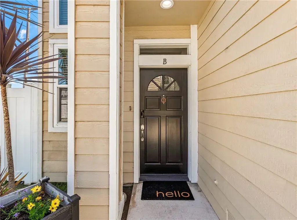 754 Joann B, Costa Mesa