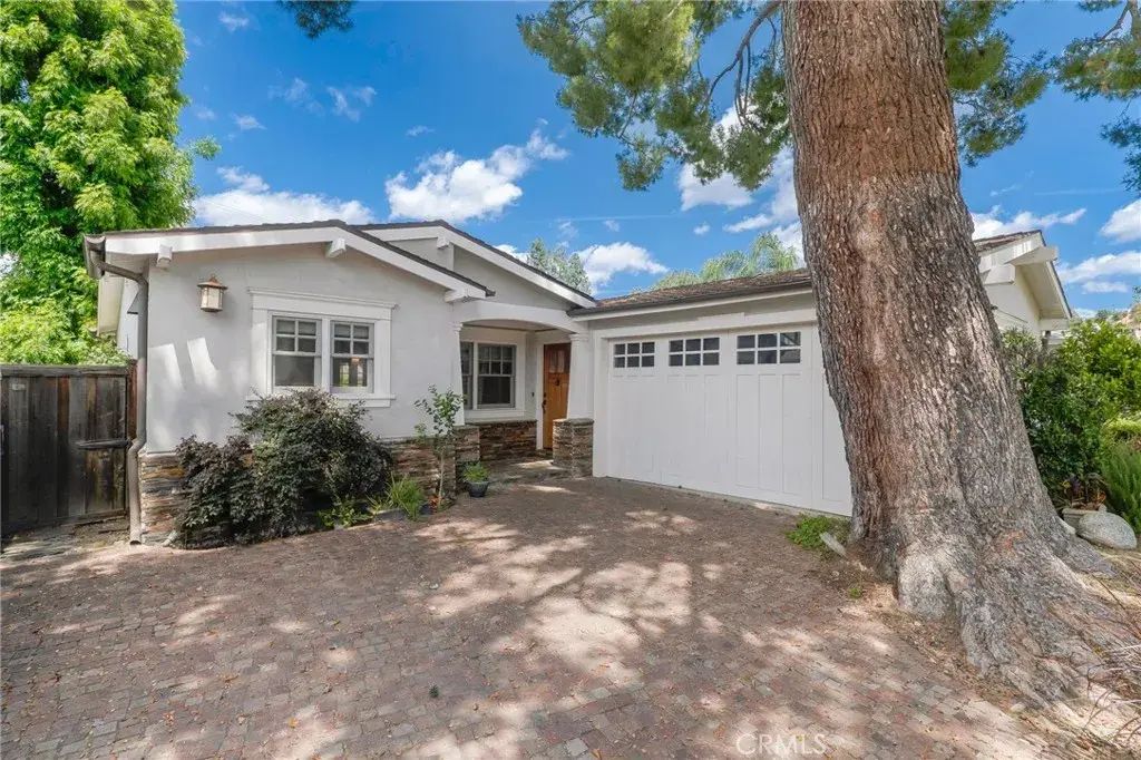 22107 San Miguel, Woodland Hills