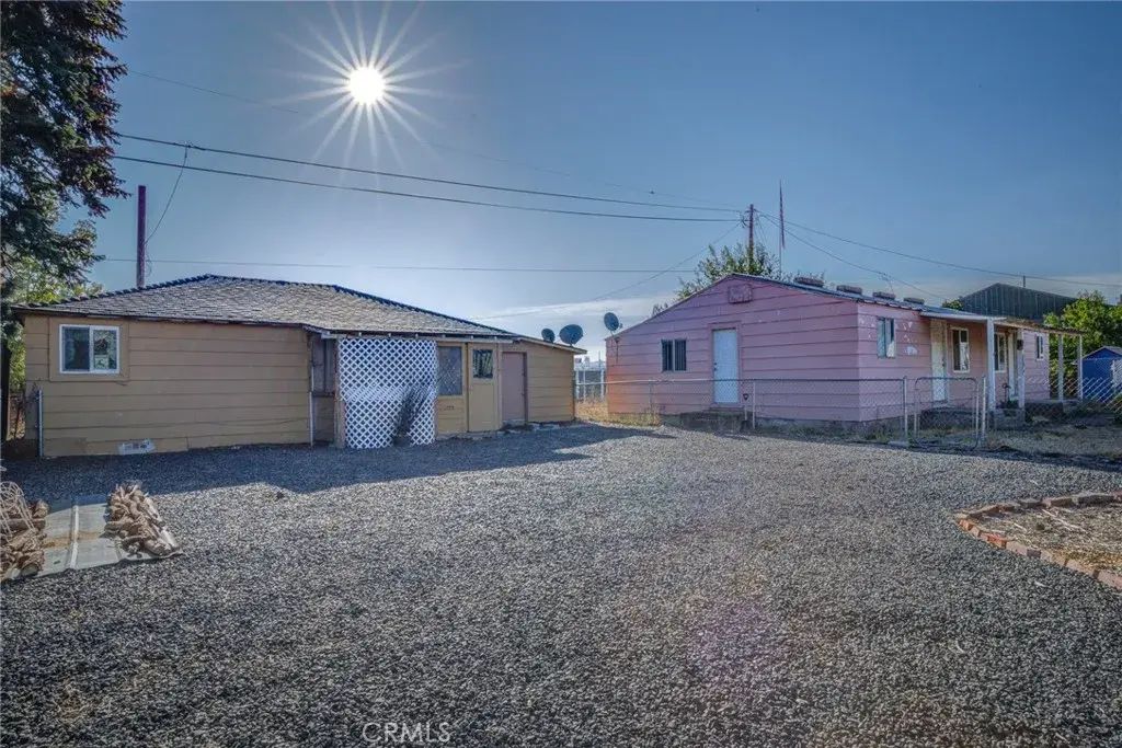 219 S California, Dorris