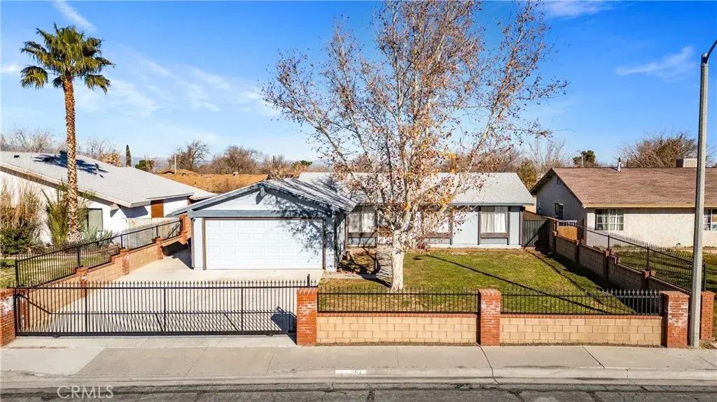 3651 W Avenue K15, Lancaster