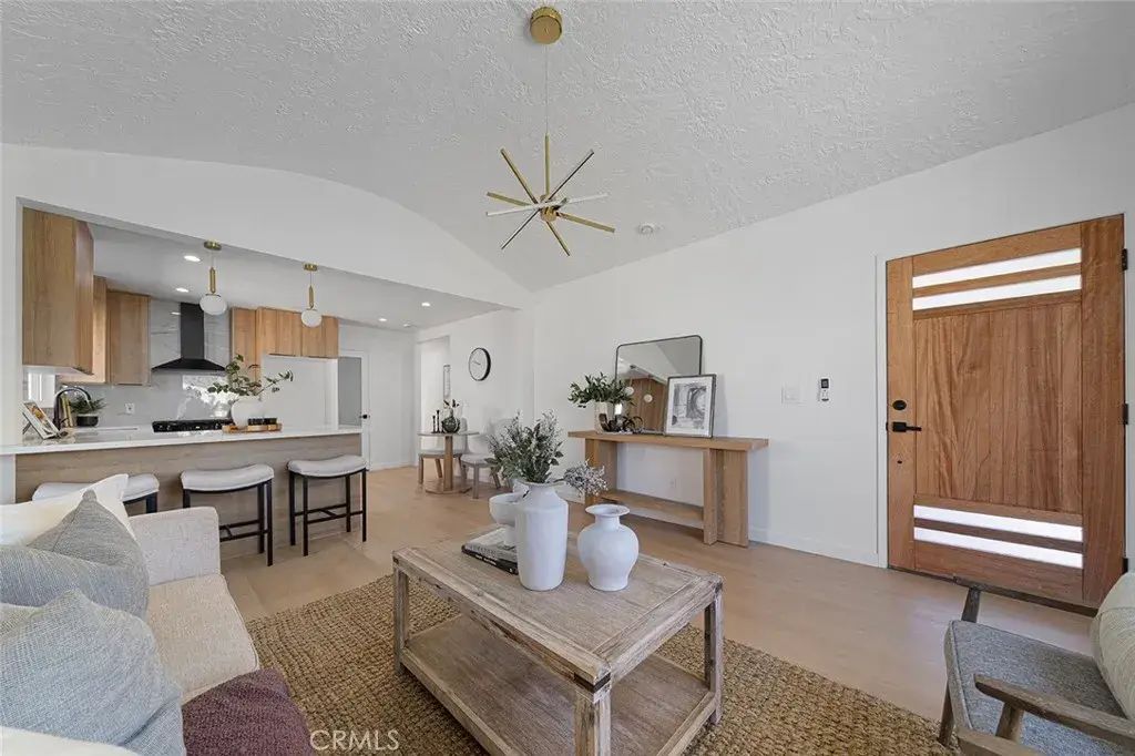 3510 Somerset, Los Angeles