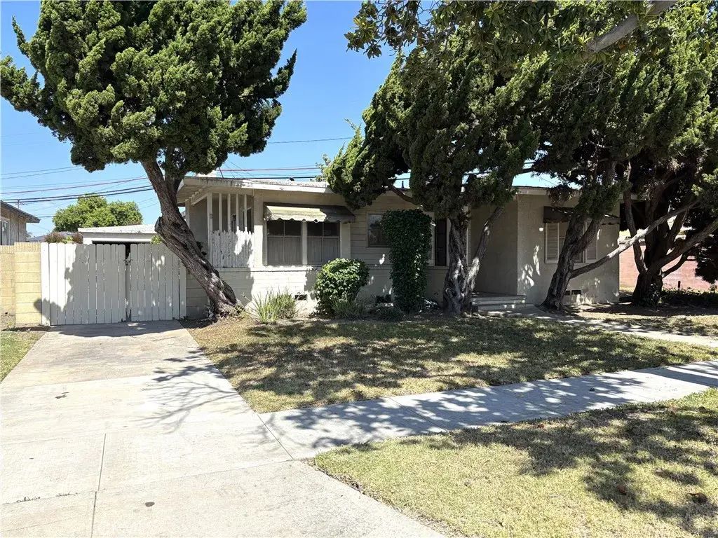 2771 Rutgers, Long Beach