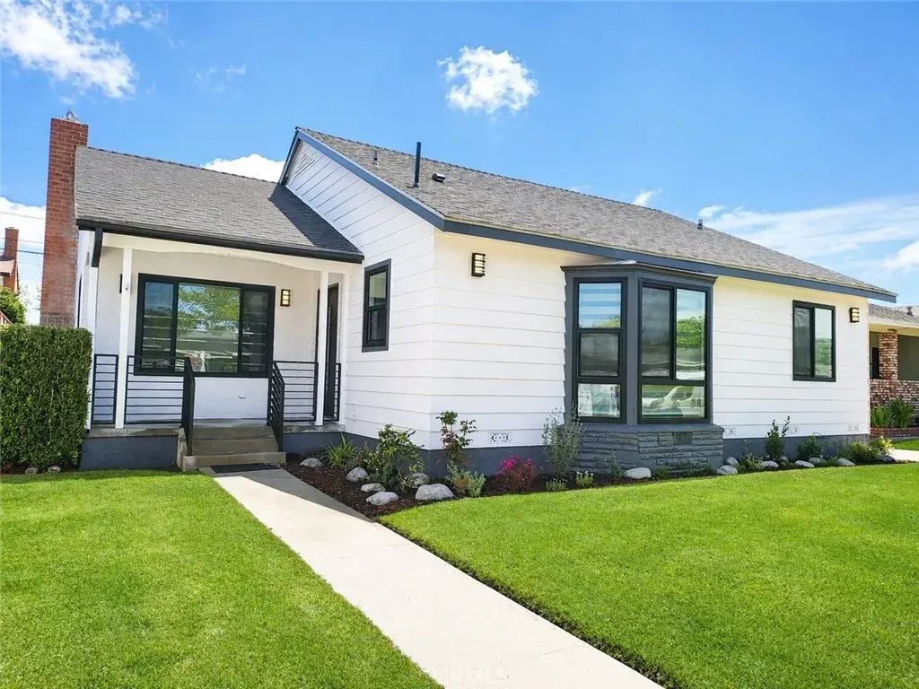 2824 Monogram, Long Beach