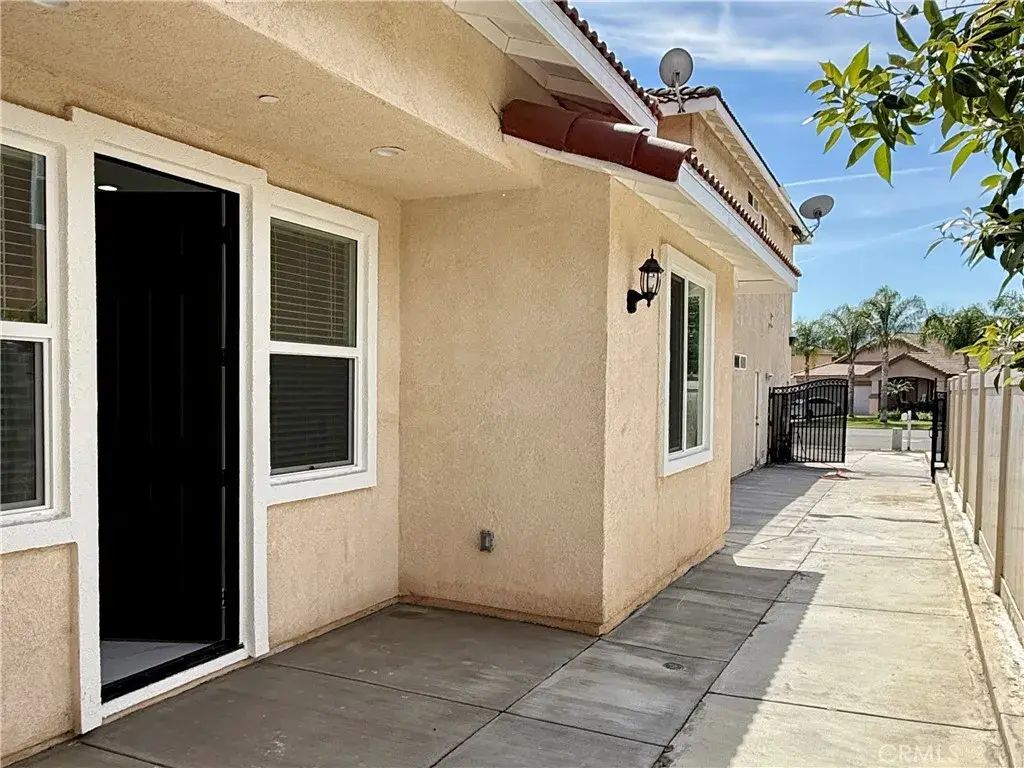 2199 Whitman Way 2, Corona
