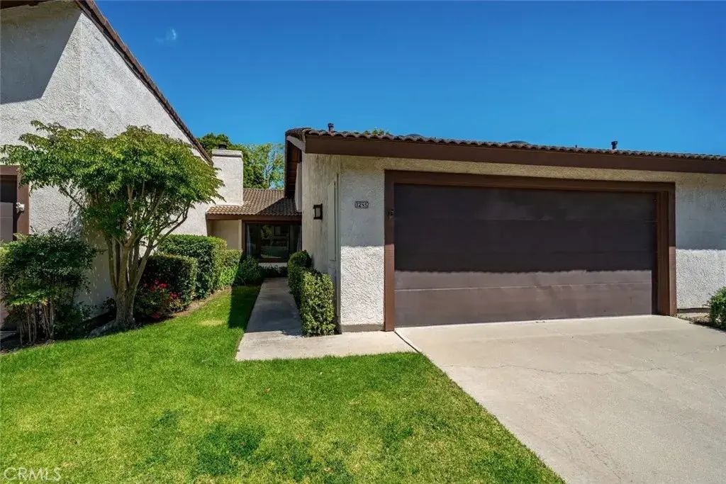 1285 Estes, Santa Maria