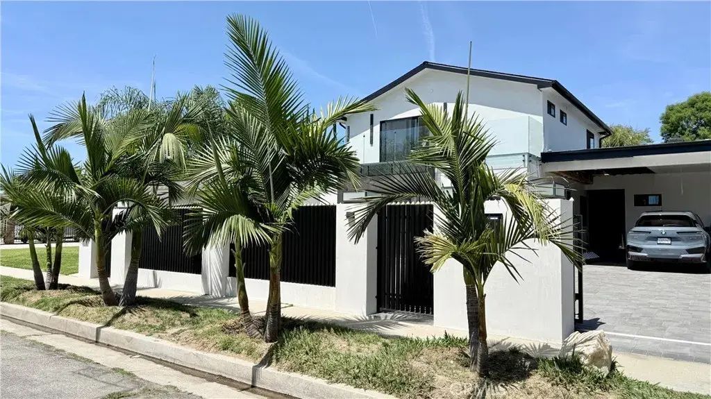 16015 Acre St, North Hills
