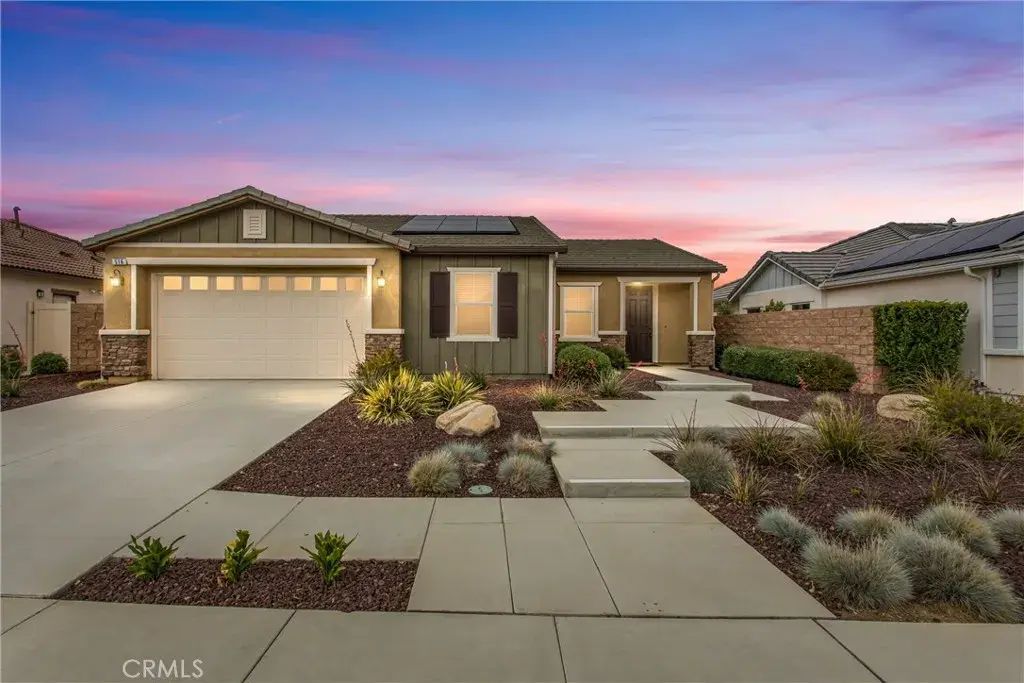 516 Farmstead St, Hemet