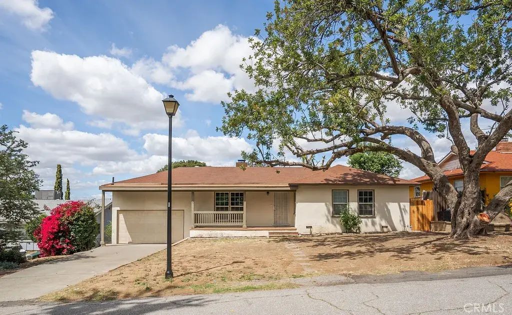 3089 Floral, Riverside