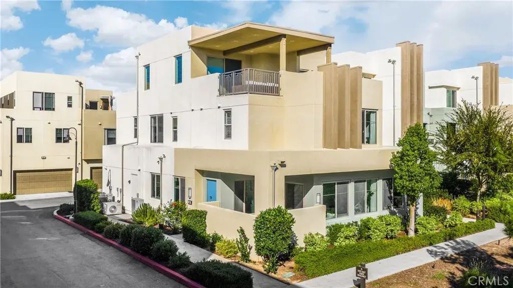 269 Magnet, Irvine