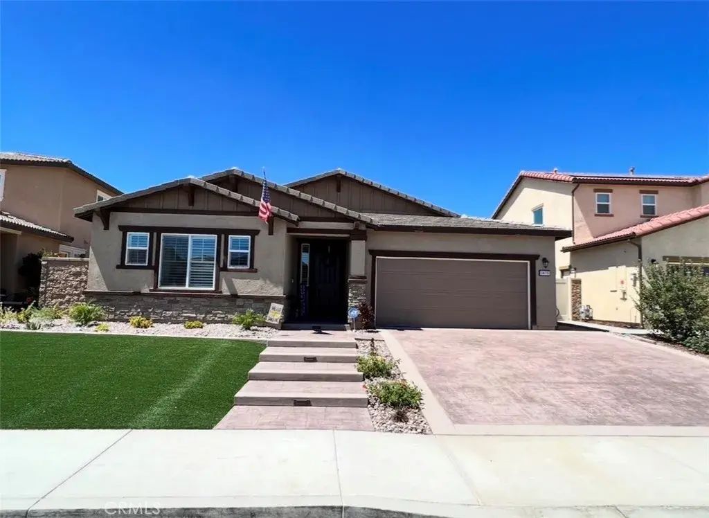34715 Ribbon Grass, Murrieta