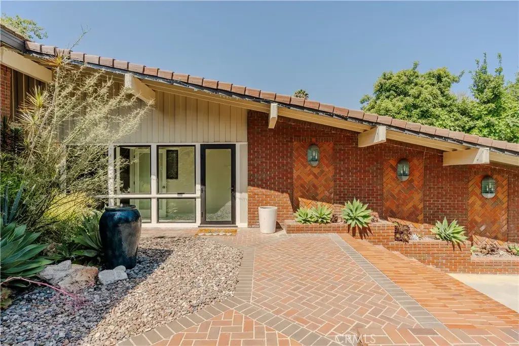 1225 Mesa Road, San Marino