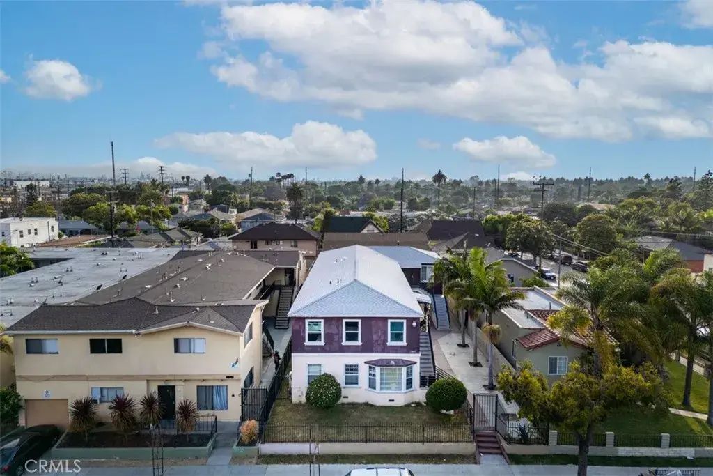 1885 Chestnut Avenue, Long Beach