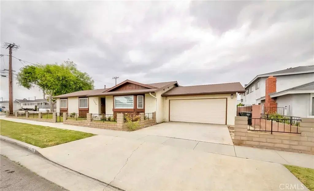 16956 S Denker Avenue, Gardena