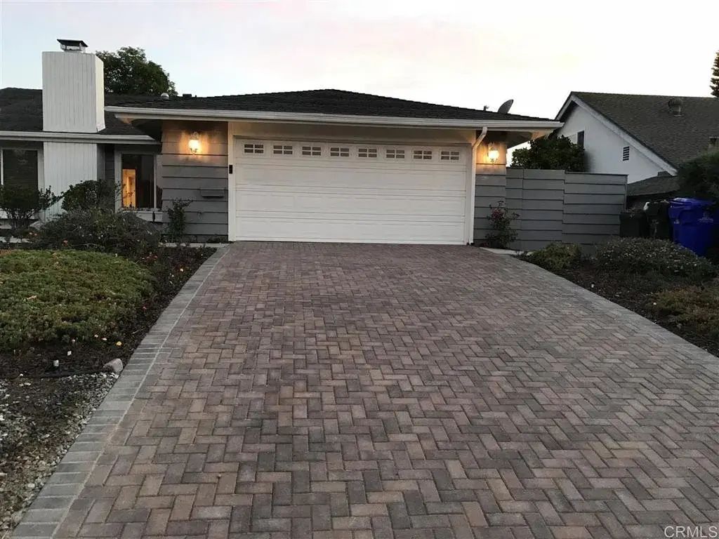 11417 Poblado Road, 